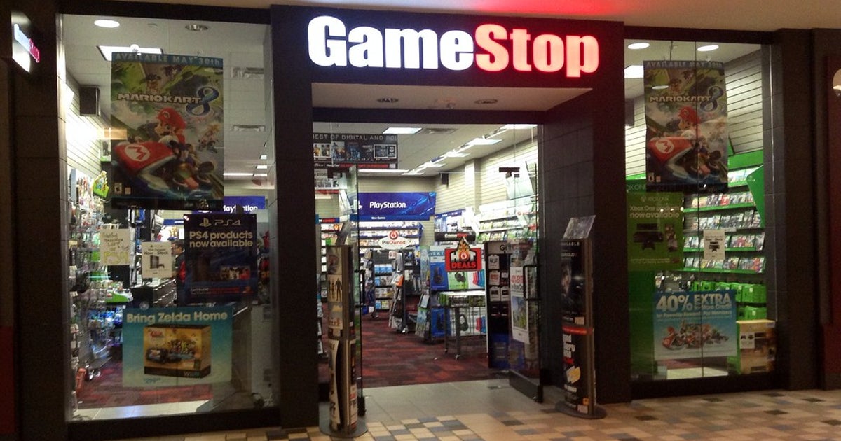 GameStop revenue declines 26% to $882m